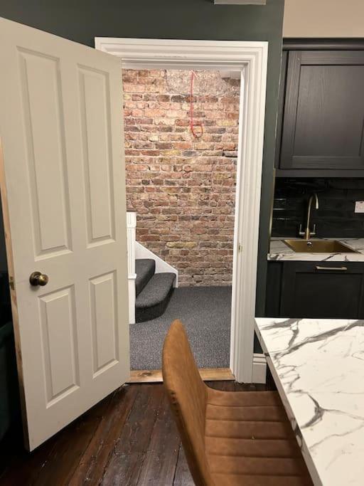 Patrick Street Townhouse Apartment Корк Екстериор снимка
