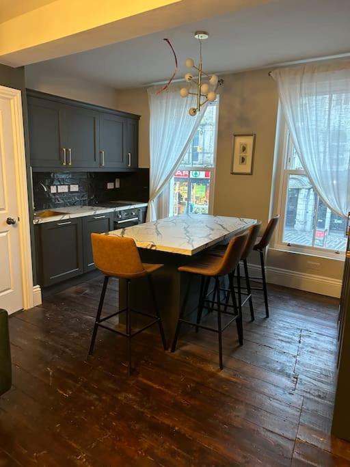 Patrick Street Townhouse Apartment Корк Екстериор снимка